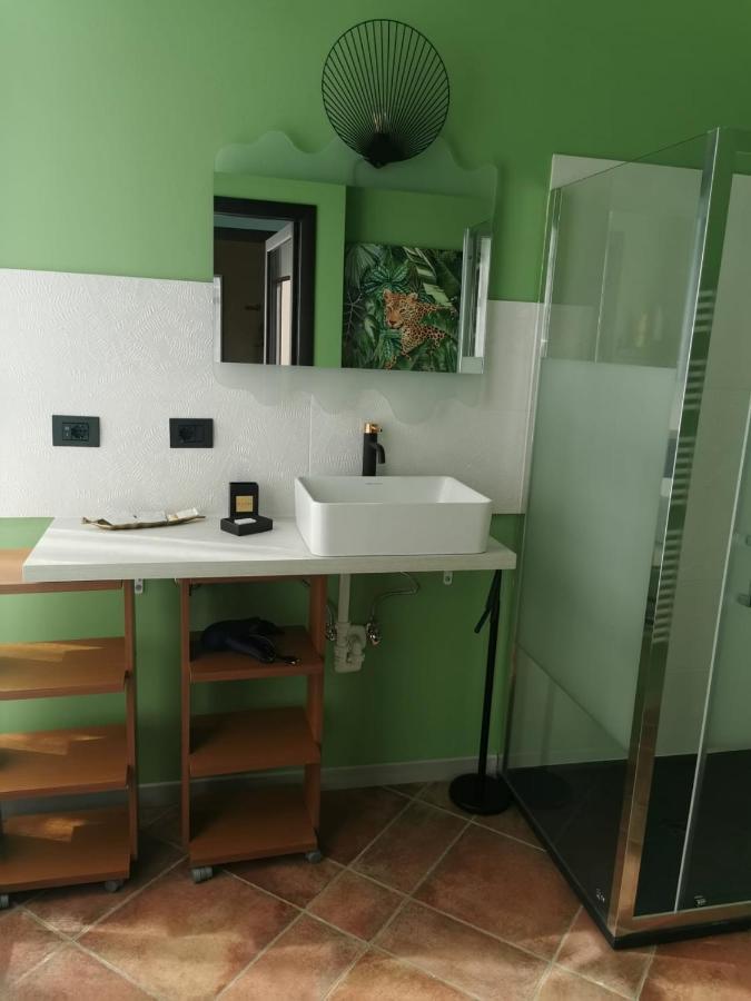 Aura Symphony Home Como Luaran gambar