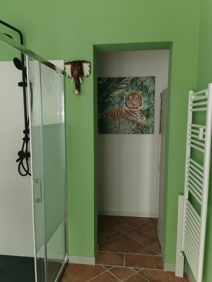 Aura Symphony Home Como Luaran gambar