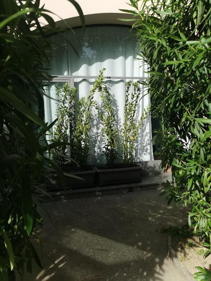 Aura Symphony Home Como Luaran gambar
