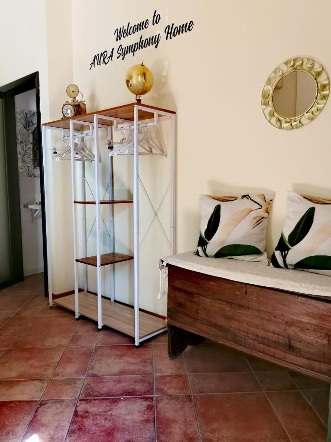 Aura Symphony Home Como Luaran gambar